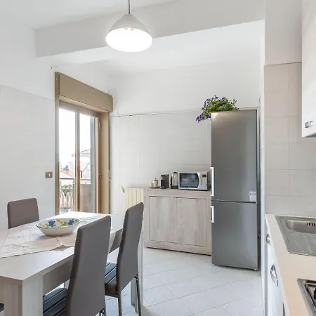 Belvilla By Oyo Sunny In Near Sea Apartment
